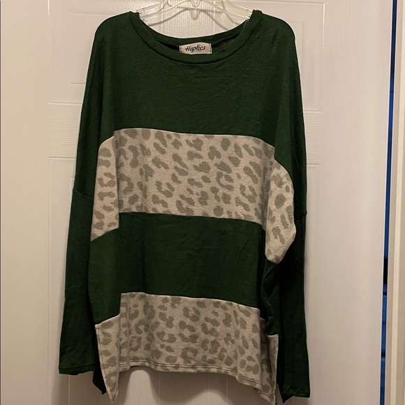 Haptics Tops - Haptics Women's Dark Green Leopard-Stripe Colorblock Pullover Sweater